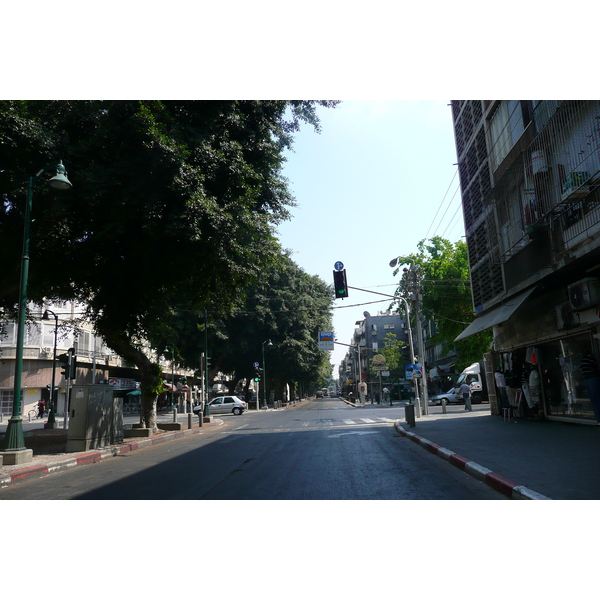 Picture Israel Tel Aviv Yerushalyim Street 2007-06 13 - Discovery Yerushalyim Street