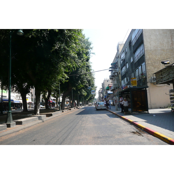 Picture Israel Tel Aviv Yerushalyim Street 2007-06 20 - Around Yerushalyim Street