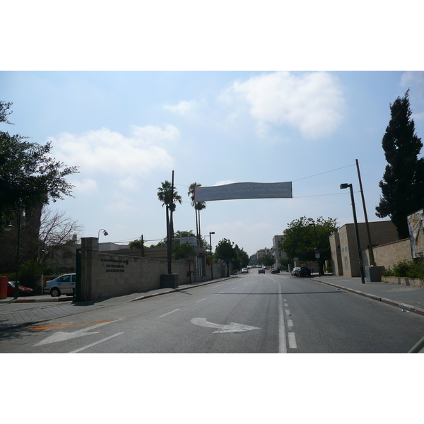 Picture Israel Tel Aviv Yerushalyim Street 2007-06 1 - Discovery Yerushalyim Street