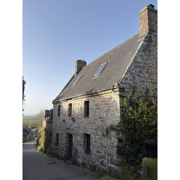 Picture France Locronan 2026-04 43 - Recreation Locronan