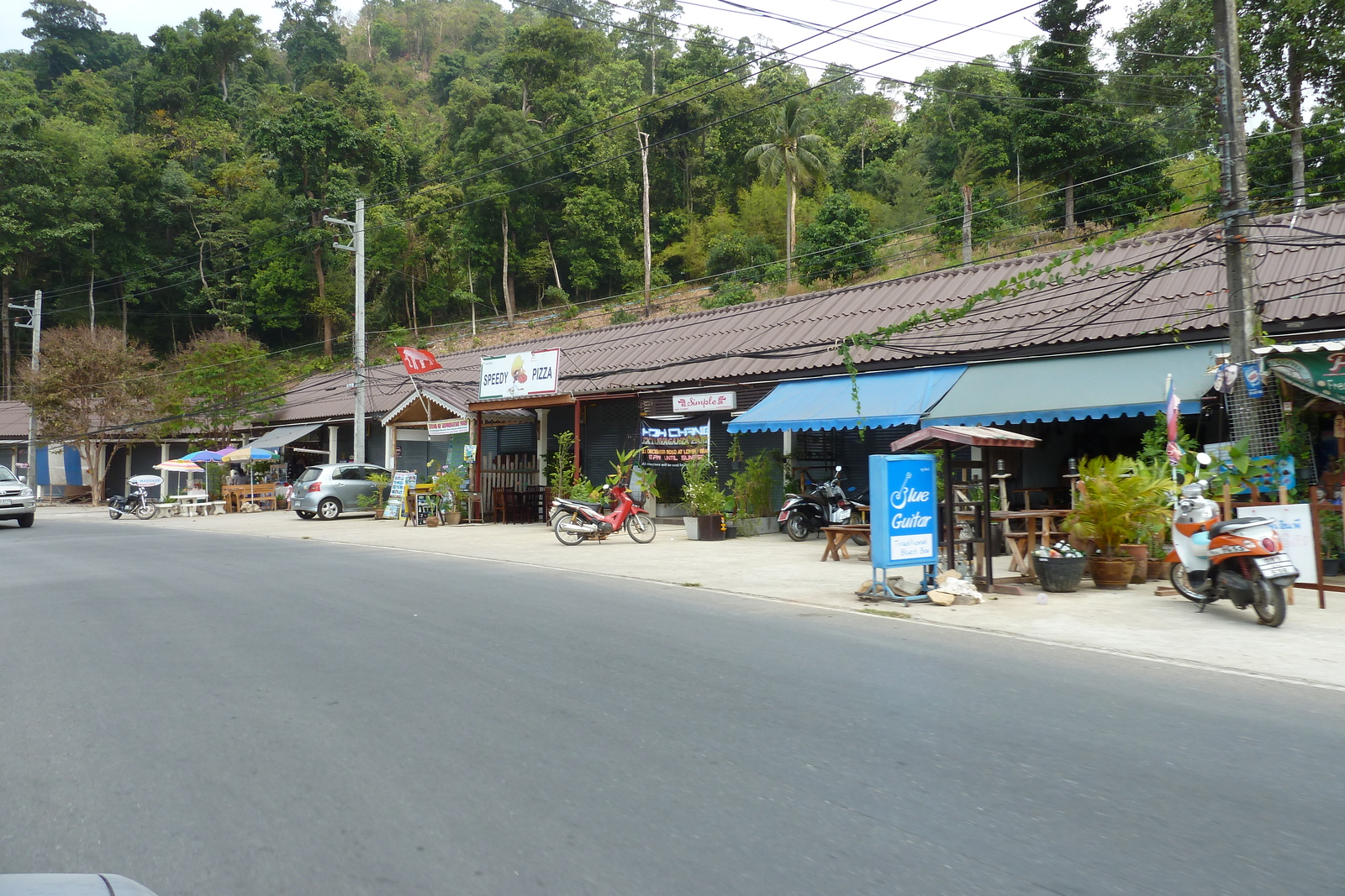 Picture Thailand Ko Chang Island road 2011-02 40 - Photo Island road