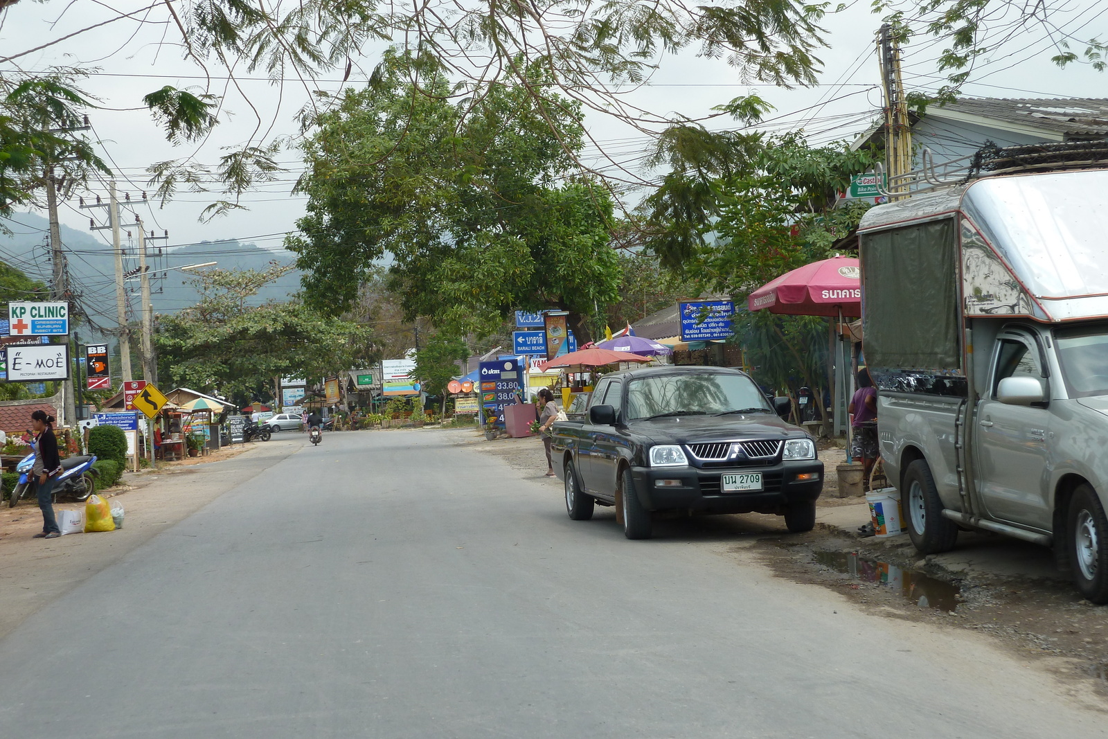 Picture Thailand Ko Chang Island road 2011-02 64 - Flight Island road