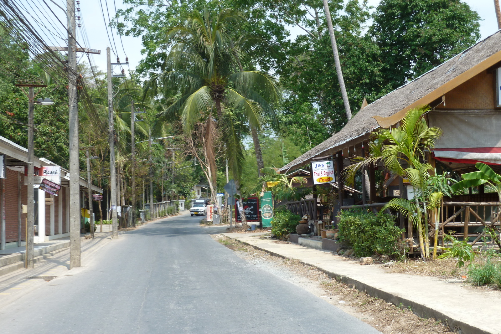 Picture Thailand Ko Chang Island road 2011-02 26 - Road Island road