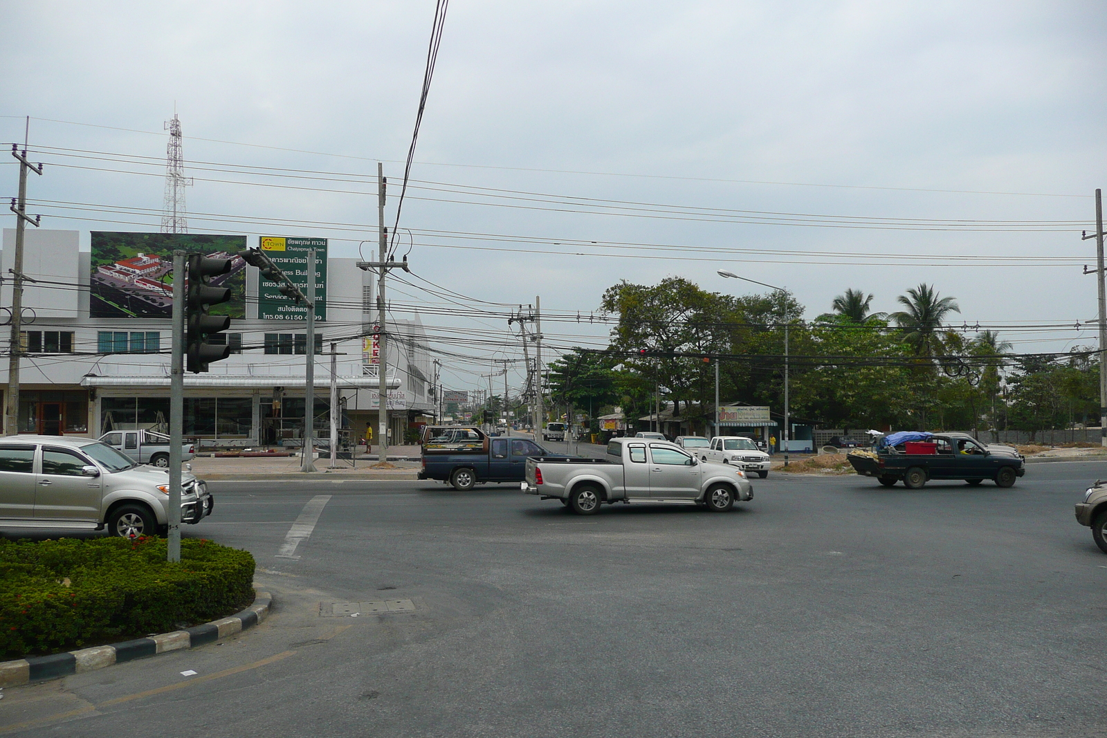 Picture Thailand Chonburi Sukhumvit road 2008-01 103 - Car Sukhumvit road