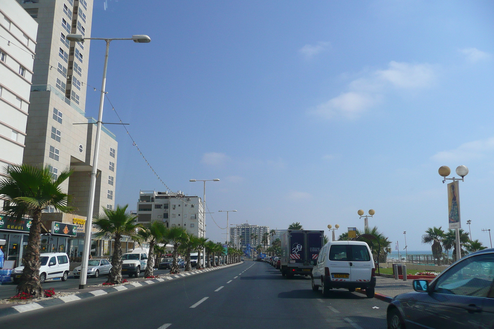 Picture Israel Bat Yam 2007-06 40 - Store Bat Yam