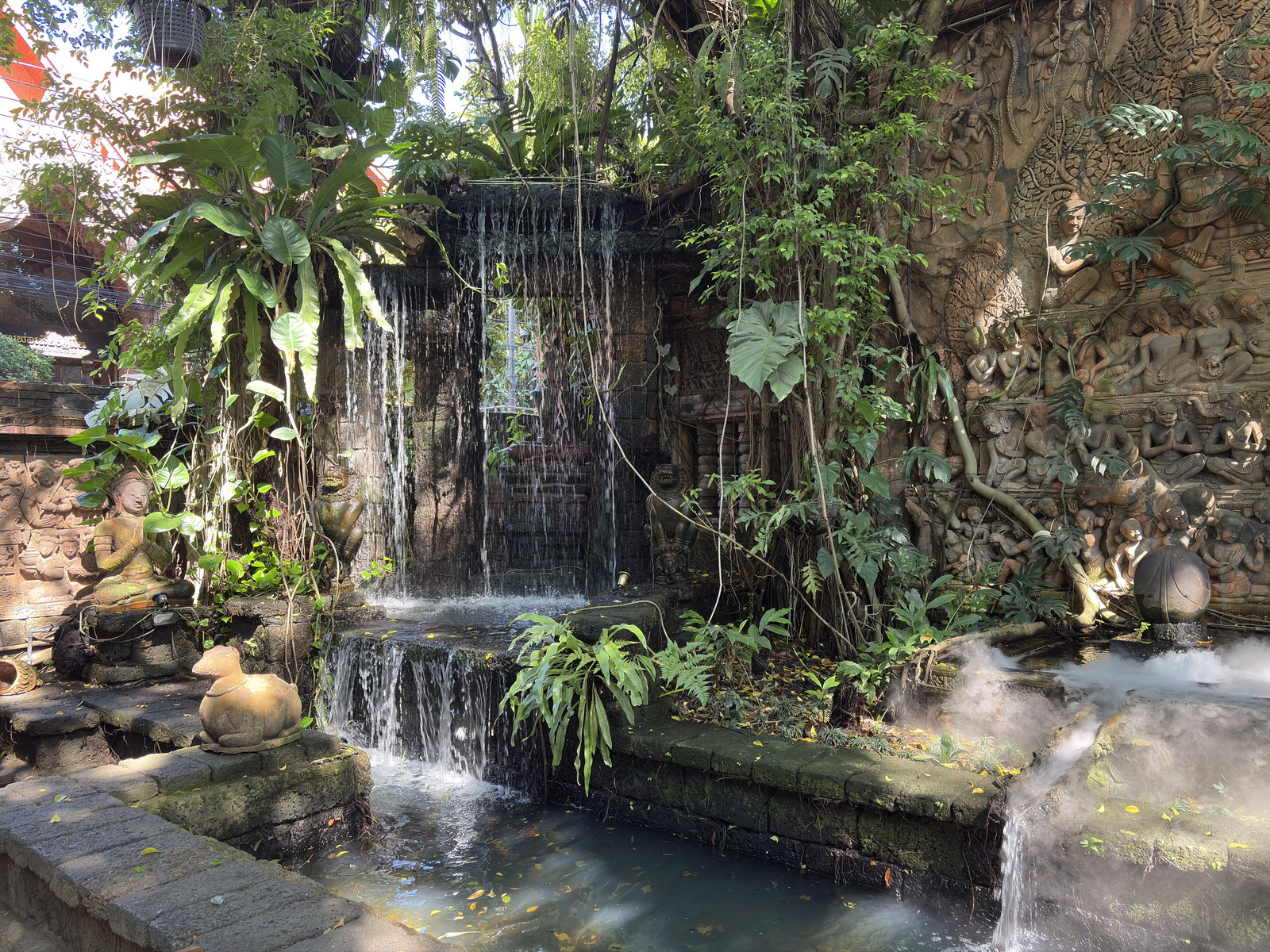 Picture Thailand Chiang Mai Faces restaurent 2026-01 5 - Perspective Faces restaurent