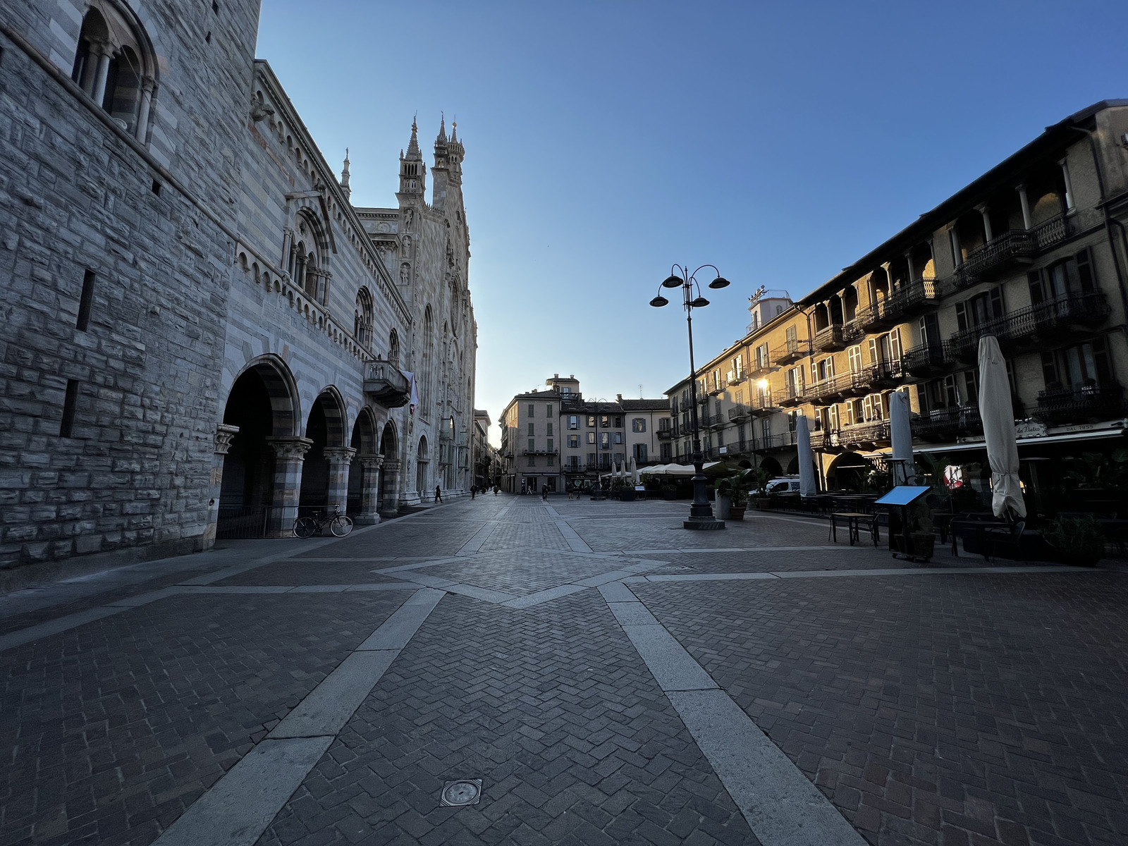 Picture Italy Como 2023-10 23 - Tourist Attraction Como