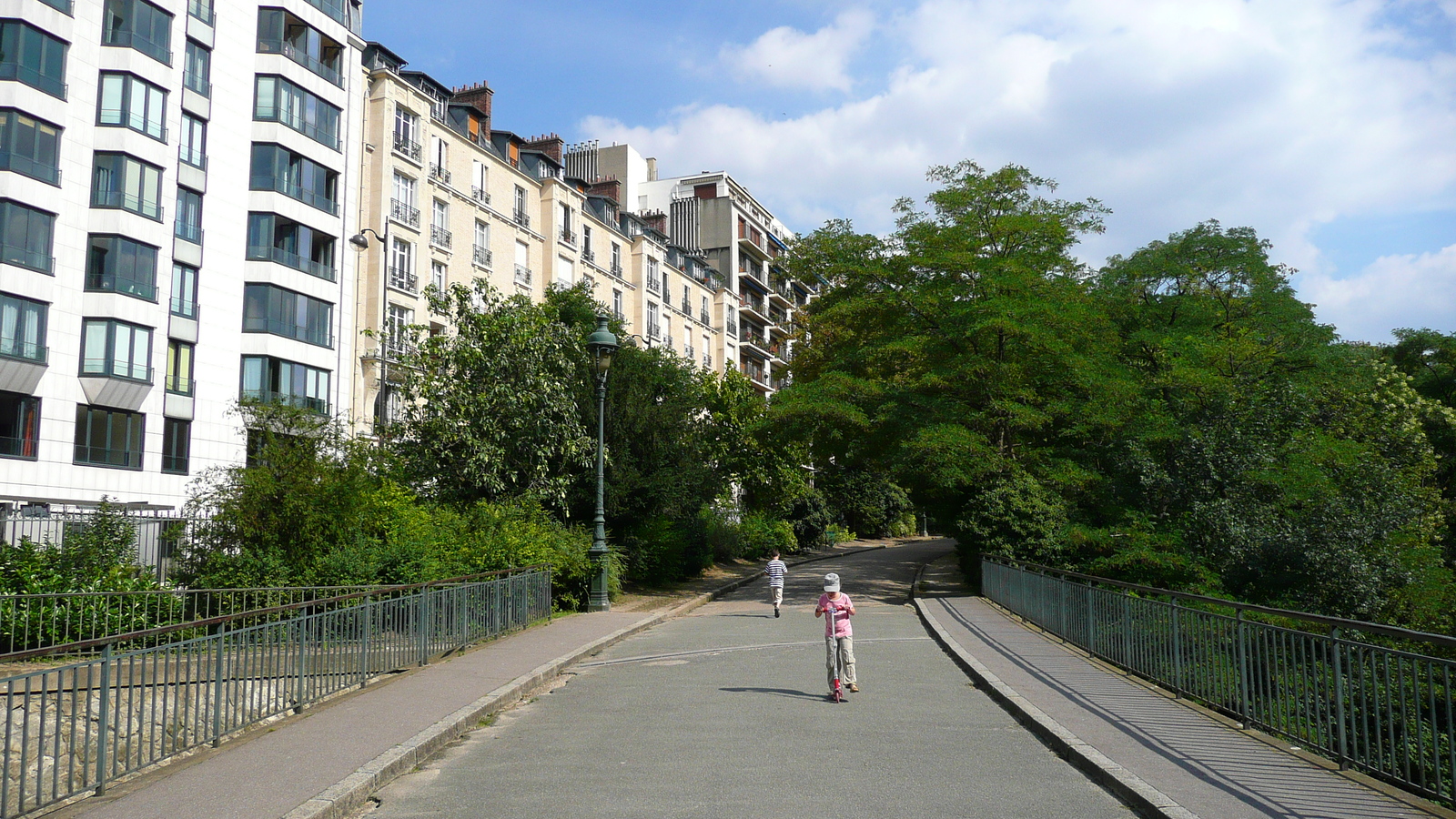 Picture France Paris Parc des Butes Chaumont 2007-08 113 - Views Parc des Butes Chaumont