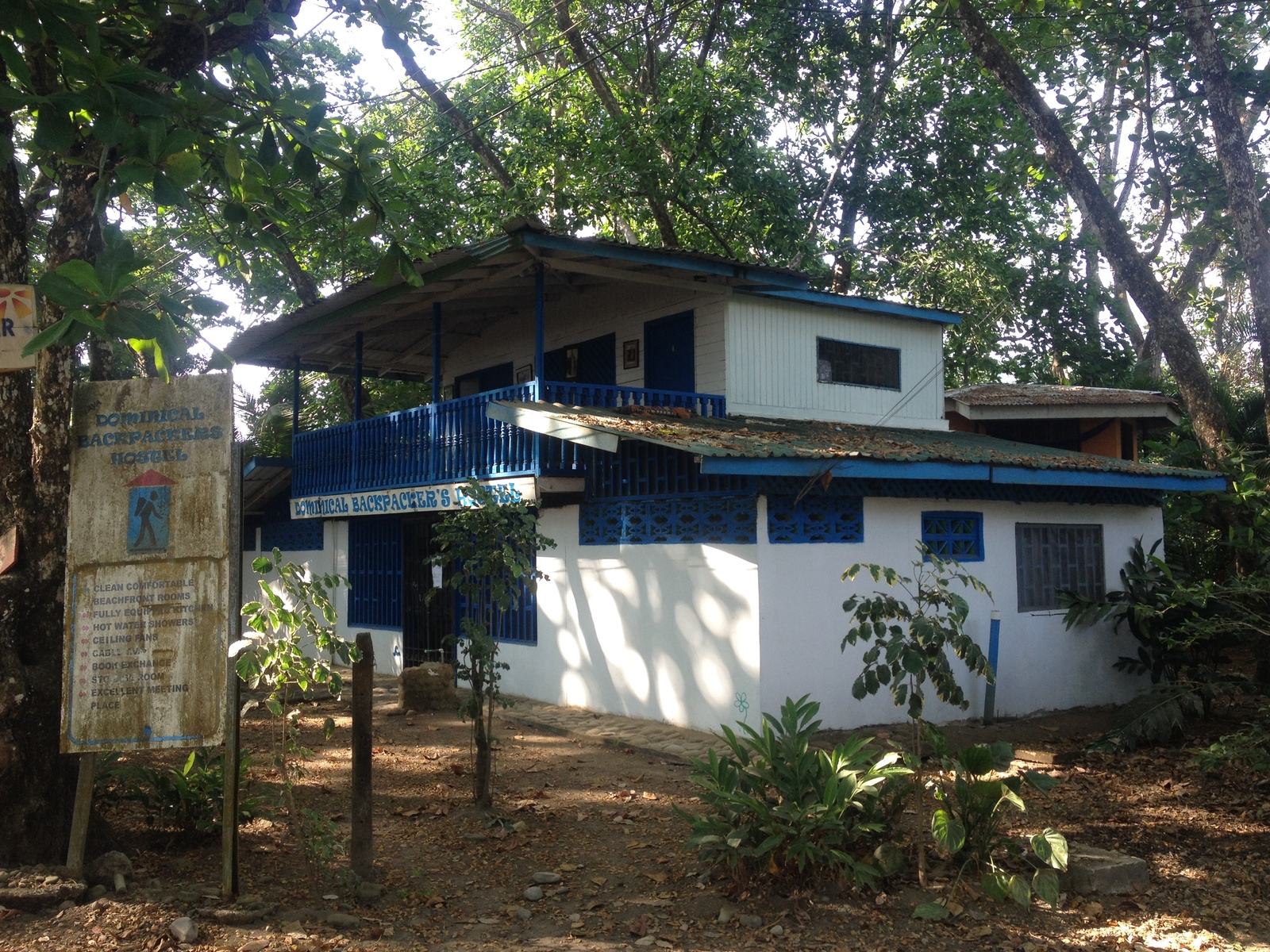Picture Costa Rica Dominical 2015-03 158 - Store Dominical