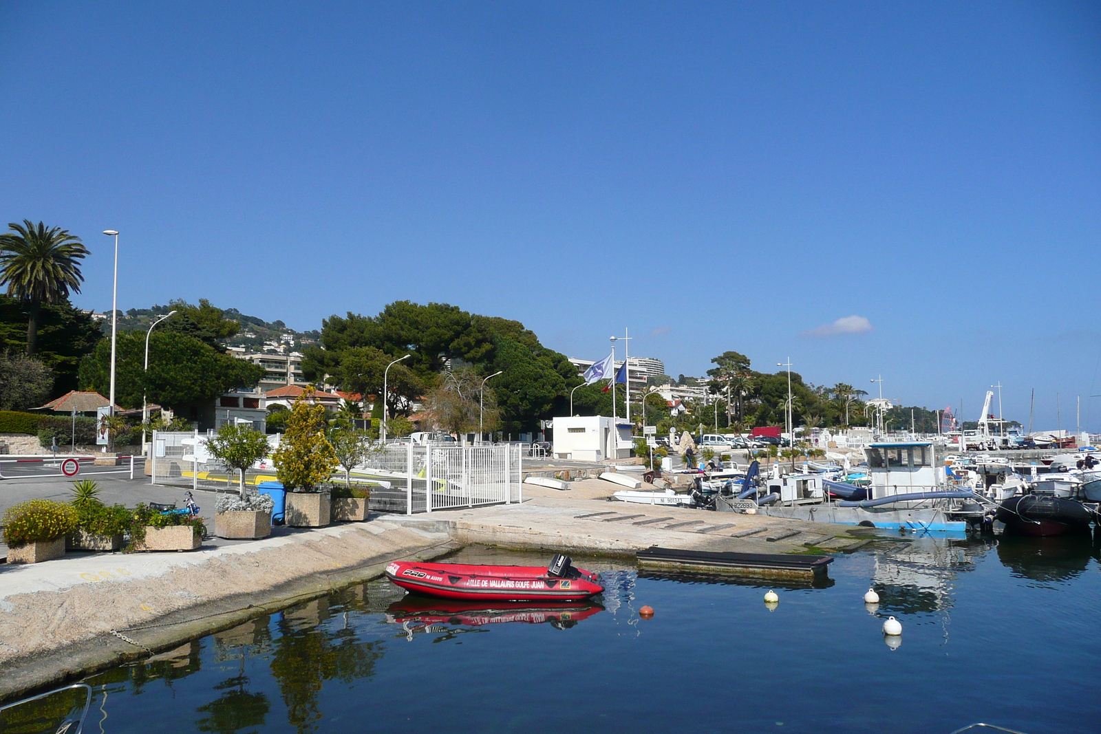 Picture France Cannes Plage Gazagnaire 2008-03 93 - Store Plage Gazagnaire