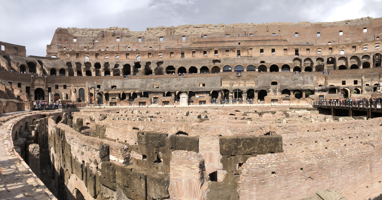 Picture Italy Rome The Colosseum 2024-09 18 - View The Colosseum