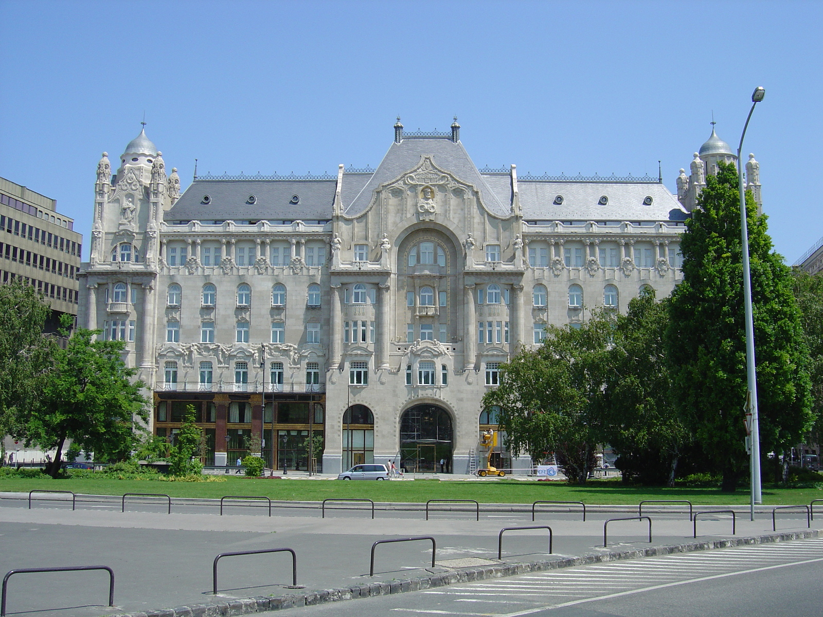 Picture Hungary Budapest 2004-05 206 - Tourist Budapest