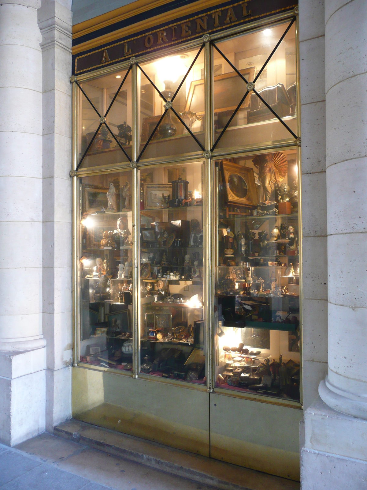 Picture France Paris Palais Royal 2007-08 106 - Store Palais Royal