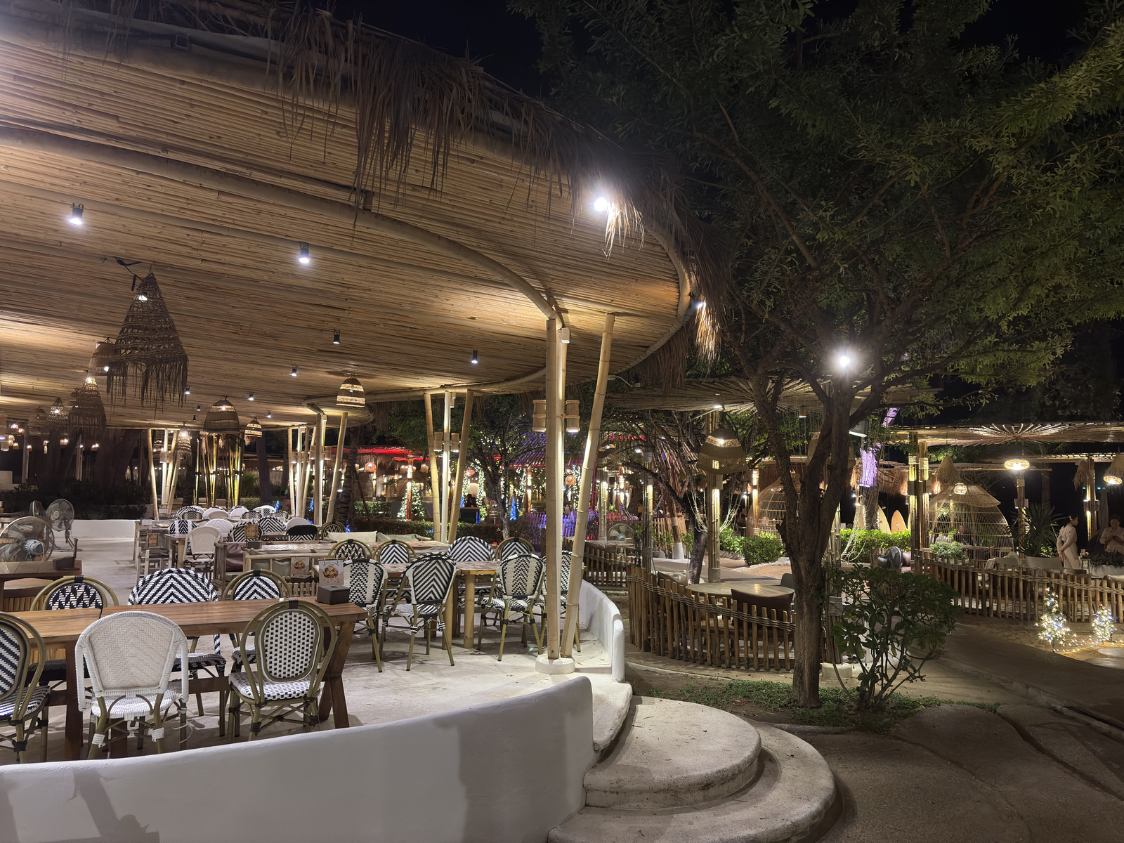 Picture Thailand Pattaya Oxygen Restaurant 2025-12 6 - Photos Oxygen Restaurant