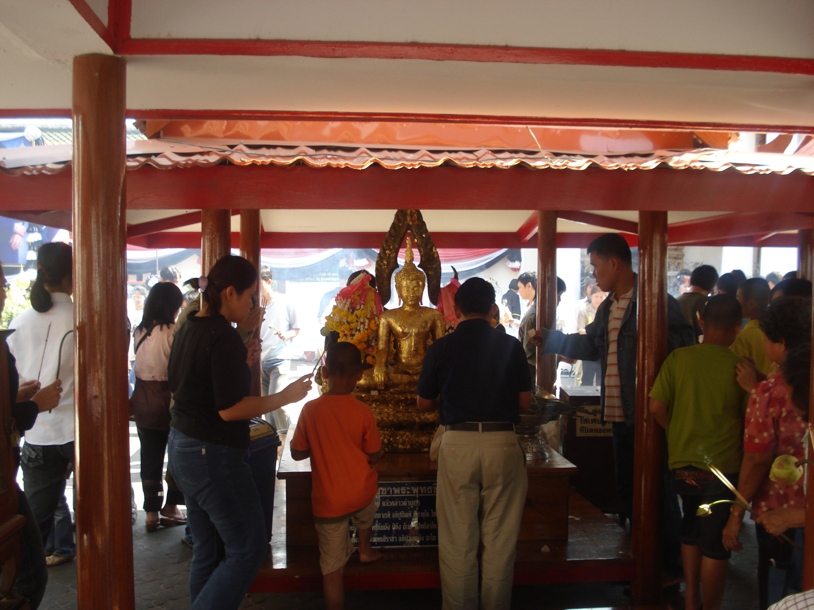 Picture Thailand Phitsanulok Wat Pra Sri Rattana Mahathat Vora Maha Vihar 2008-01 45 - Perspective Wat Pra Sri Rattana Mahathat Vora Maha Vihar