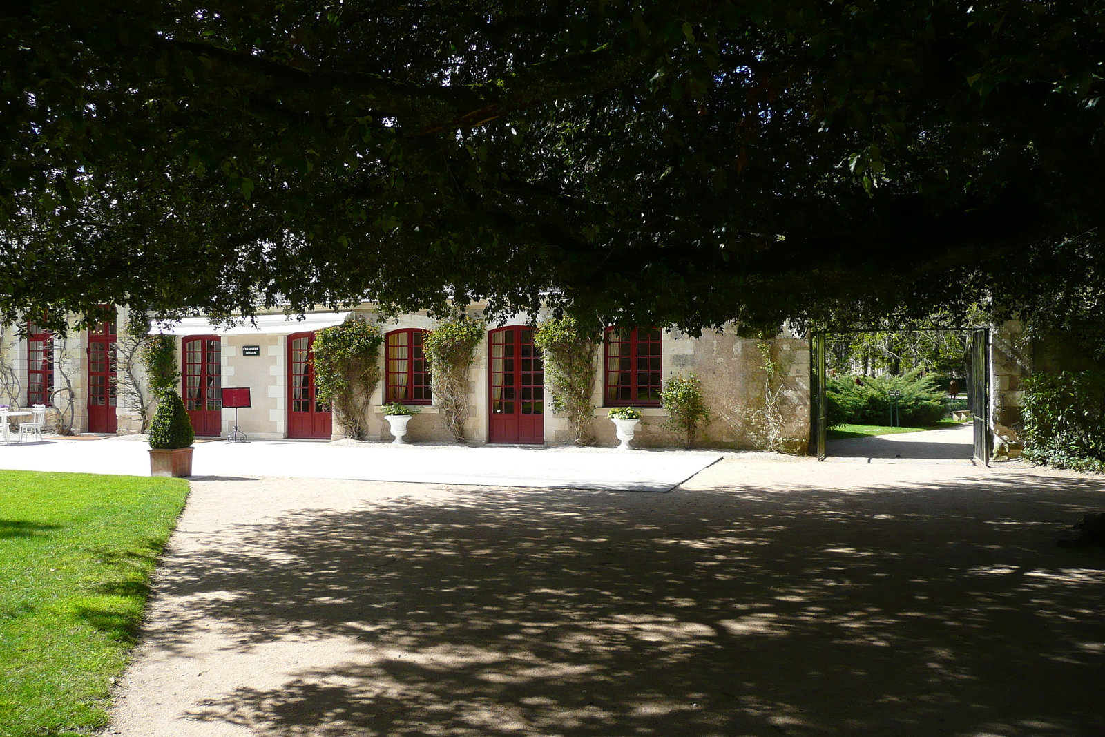 Picture France Chenonceau Castle Gardens of Chenonceau 2008-04 13 - Shopping Mall Gardens of Chenonceau