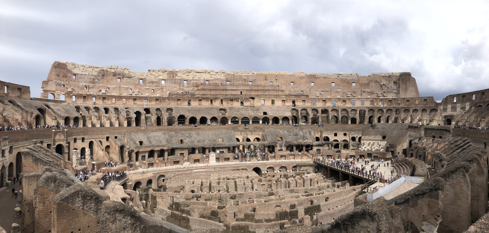 Picture Italy Rome The Colosseum 2024-09 15 - View The Colosseum