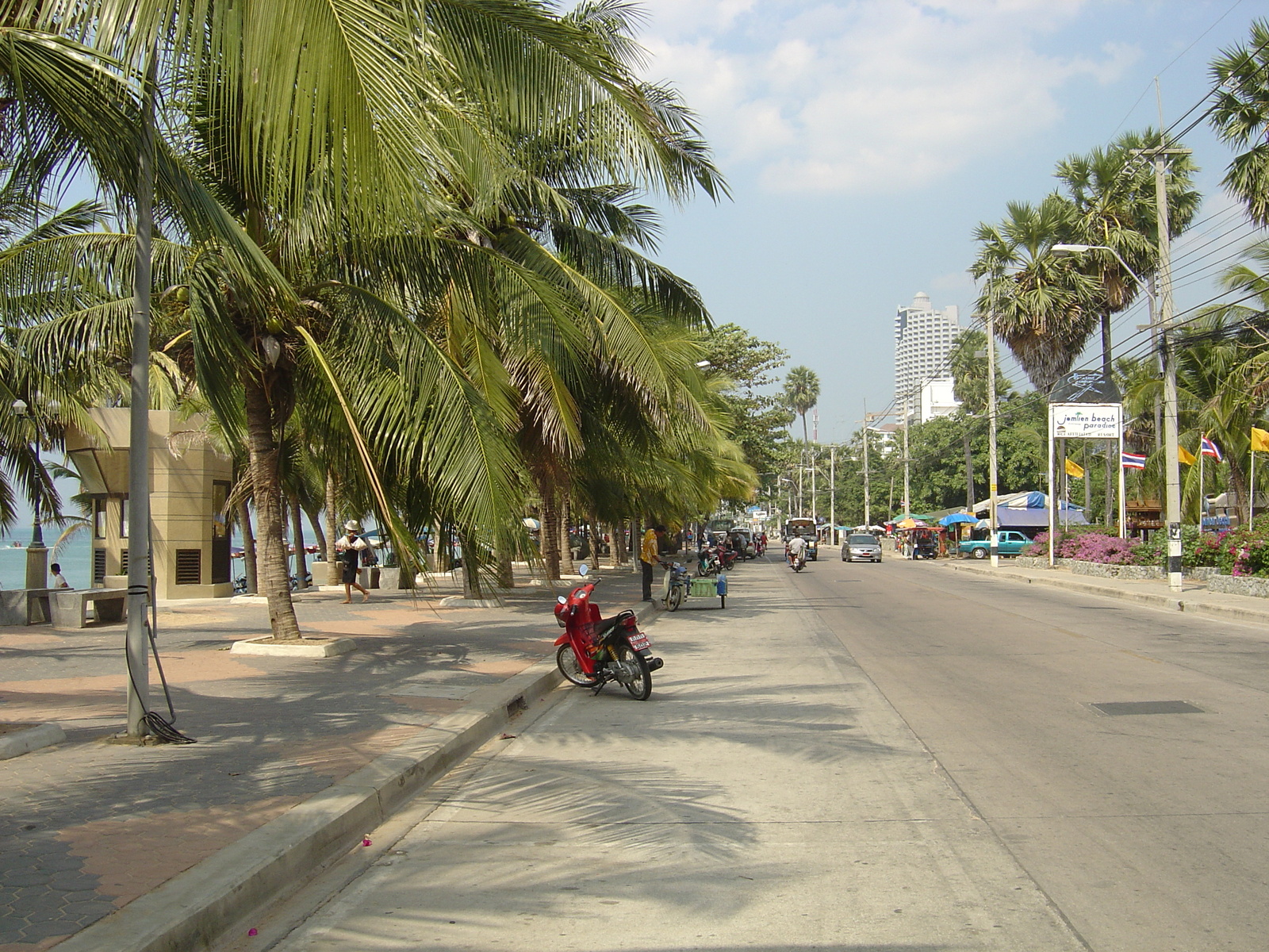 Picture Thailand Jomtien Beach 2005-01 108 - Road Jomtien Beach