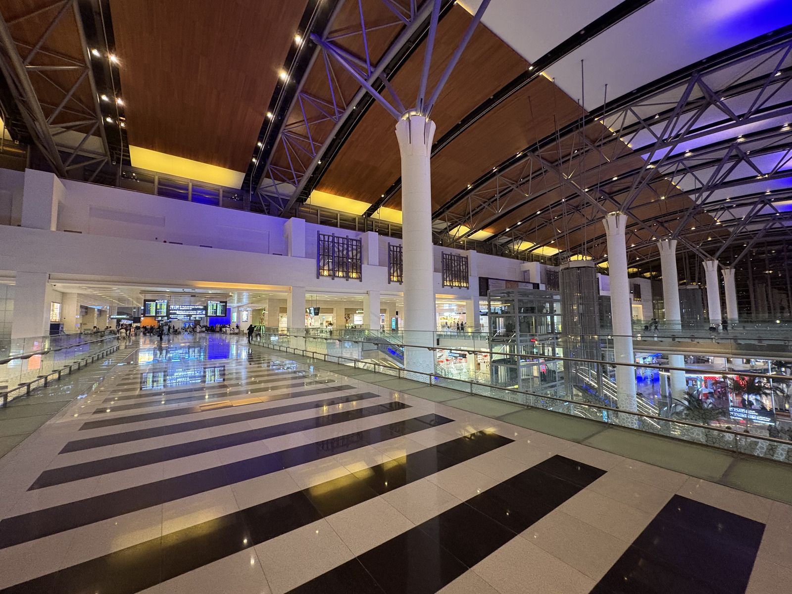 Picture Oman Mascate 2025-11 51 - Shopping Mall Mascate