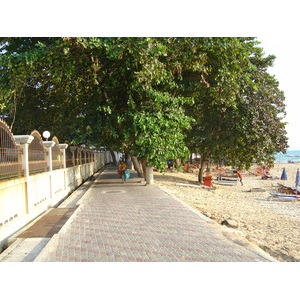 Picture Thailand Jomtien Beach Viewtalay project 3 2004-12 30 - Road Viewtalay project 3