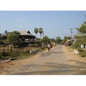 Picture Myanmar Road from Dawei to Maungmagan beach 2005-01 31 - Perspective Road from Dawei to Maungmagan beach