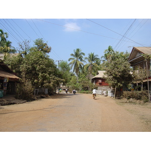 Picture Myanmar Road from Dawei to Maungmagan beach 2005-01 0 - View Road from Dawei to Maungmagan beach