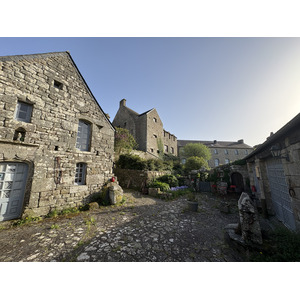 Picture France Locronan 2026-04 121 - Shopping Mall Locronan