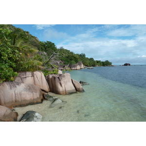 Picture Seychelles Praslin 2011-10 3 - Shopping Mall Praslin