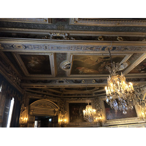 Picture France Fontainebleau 2019-04 255 - Store Fontainebleau