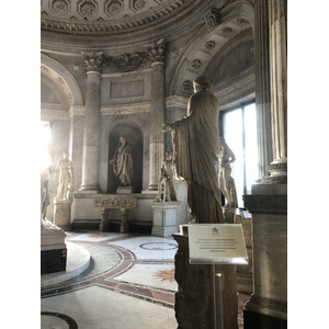 Picture Italy Rome Vatican Museum 2024-09 118 - Car Vatican Museum