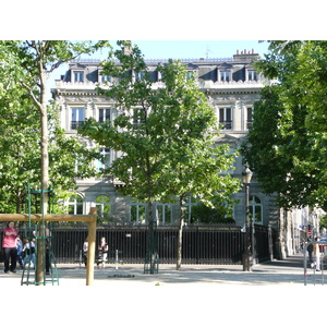 Picture France Paris Etoile and Arc de Triomphe 2007-05 92 - Tourist Etoile and Arc de Triomphe