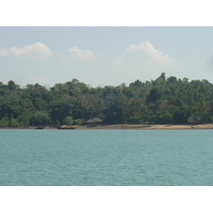 Picture Myanmar Myeik (Mergui) 2005-01 121 - Road Myeik (Mergui)