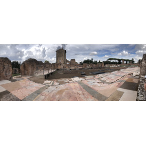 Picture Italy Rome Roman Forum 2024-09 28 - Car Roman Forum
