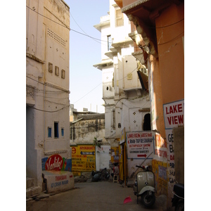 Picture India Udaipur 2003-05 45 - Car Udaipur