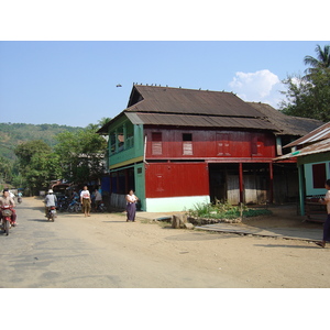 Picture Myanmar Road from Dawei to Maungmagan beach 2005-01 53 - Sight Road from Dawei to Maungmagan beach