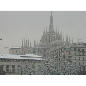 Picture Italy Milan 2005-03 4 - Perspective Milan