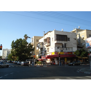 Picture Israel Tel Aviv 2006-12 42 - Shopping Mall Tel Aviv