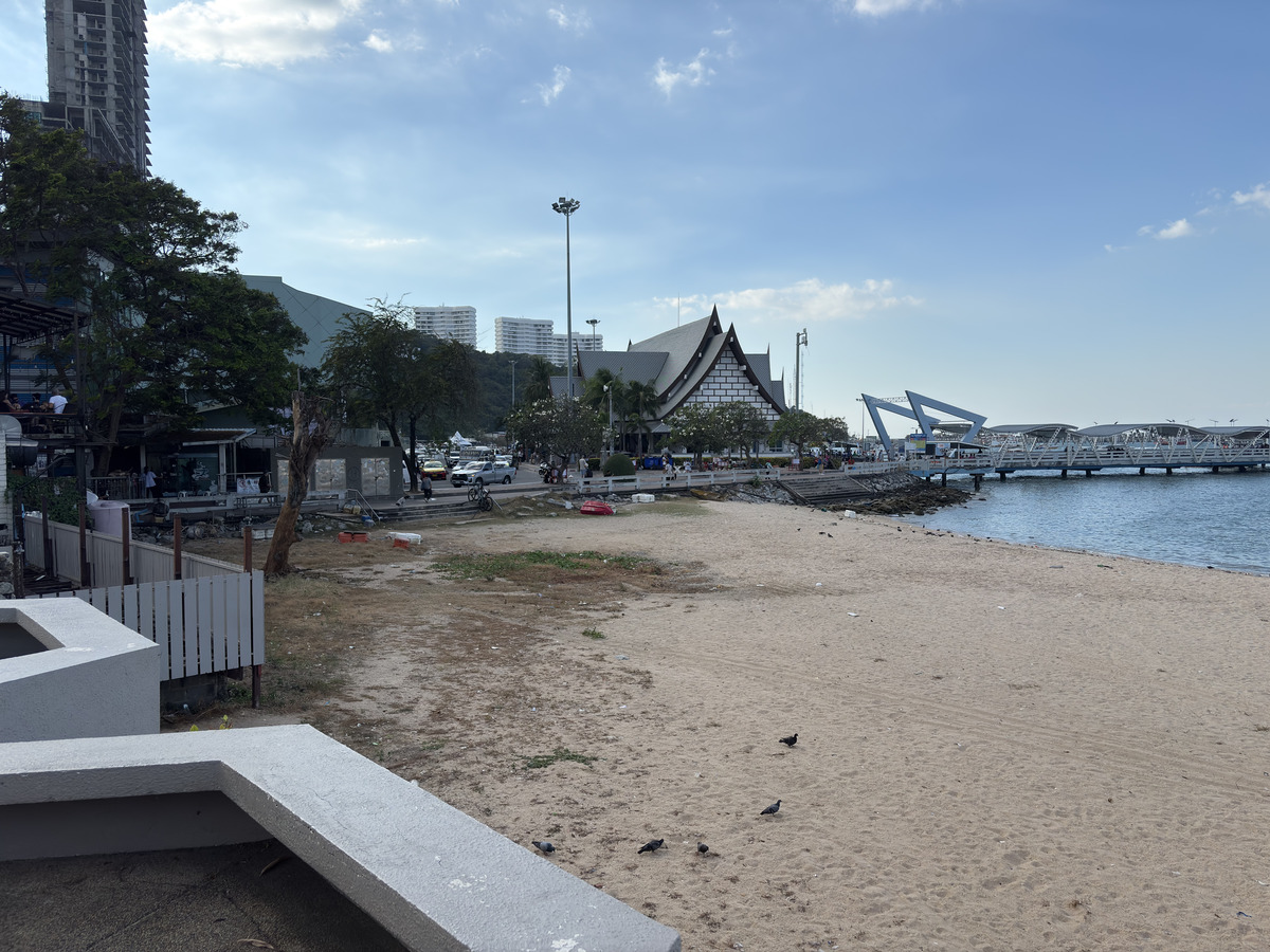 Picture Thailand Pattaya 2025-12 13 - Hot Season Pattaya