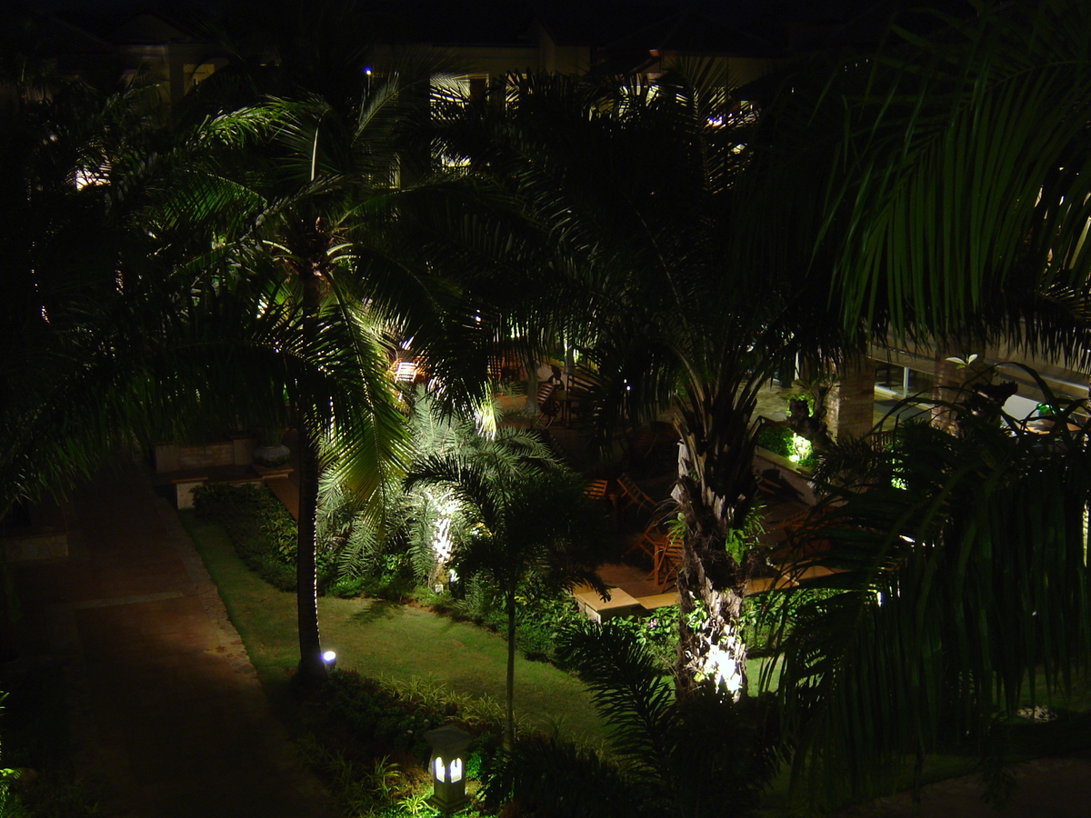 Picture Thailand Khao Lak Meridien Khao Lak Hotel By Night 2005-12 21 - Street By Night