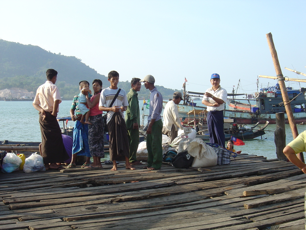 Picture Myanmar Myeik (Mergui) 2005-01 29 - Streets Myeik (Mergui)