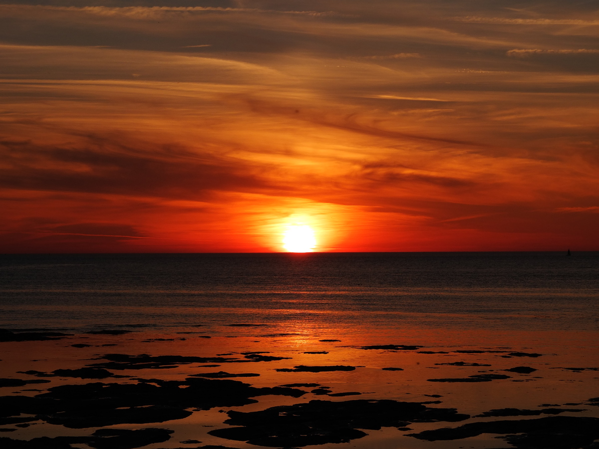 Picture France La Plaine sur mer Sunset 2012-08 51 - Rooms Sunset