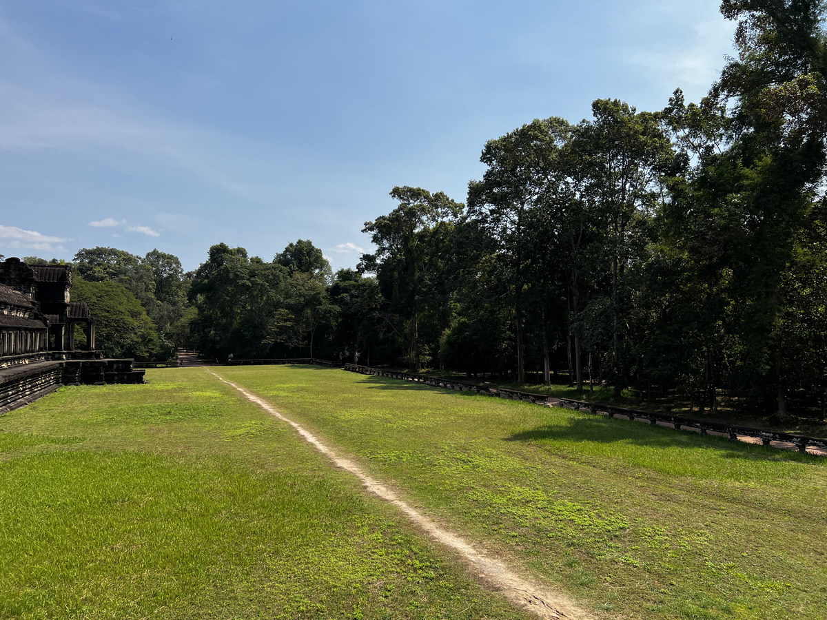 Picture Cambodia Siem Reap Angkor Wat 2023-01 131 - Street Angkor Wat