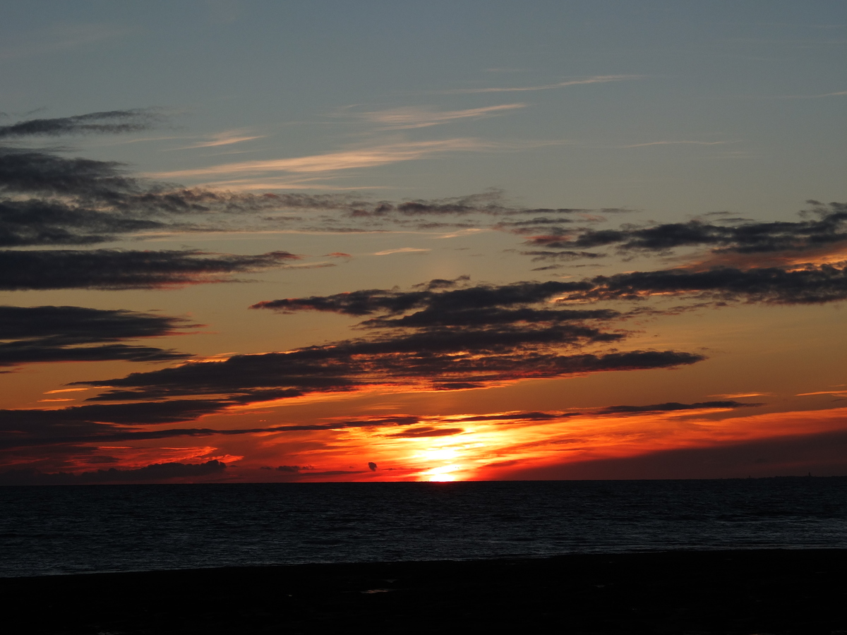 Picture France La Plaine sur mer Sunset 2012-08 72 - Hotel Pools Sunset