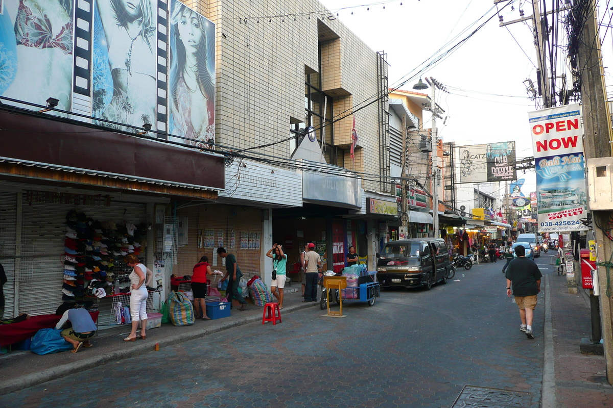 Picture Thailand Pattaya Walking Street 2008-01 63 - To see Walking Street