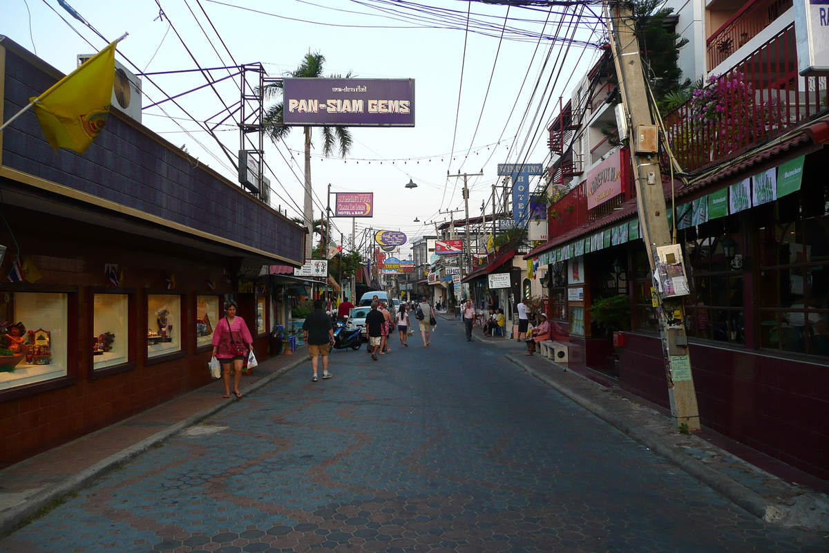 Picture Thailand Pattaya Walking Street 2008-01 51 - Waterfalls Walking Street