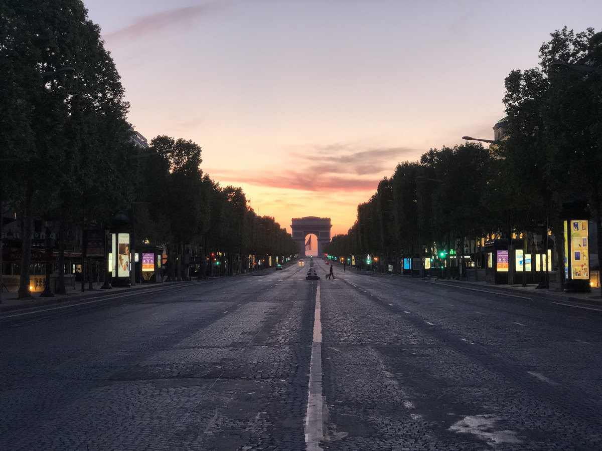 Picture France Paris lockdown 2020-04 304 - Sunrise Paris lockdown