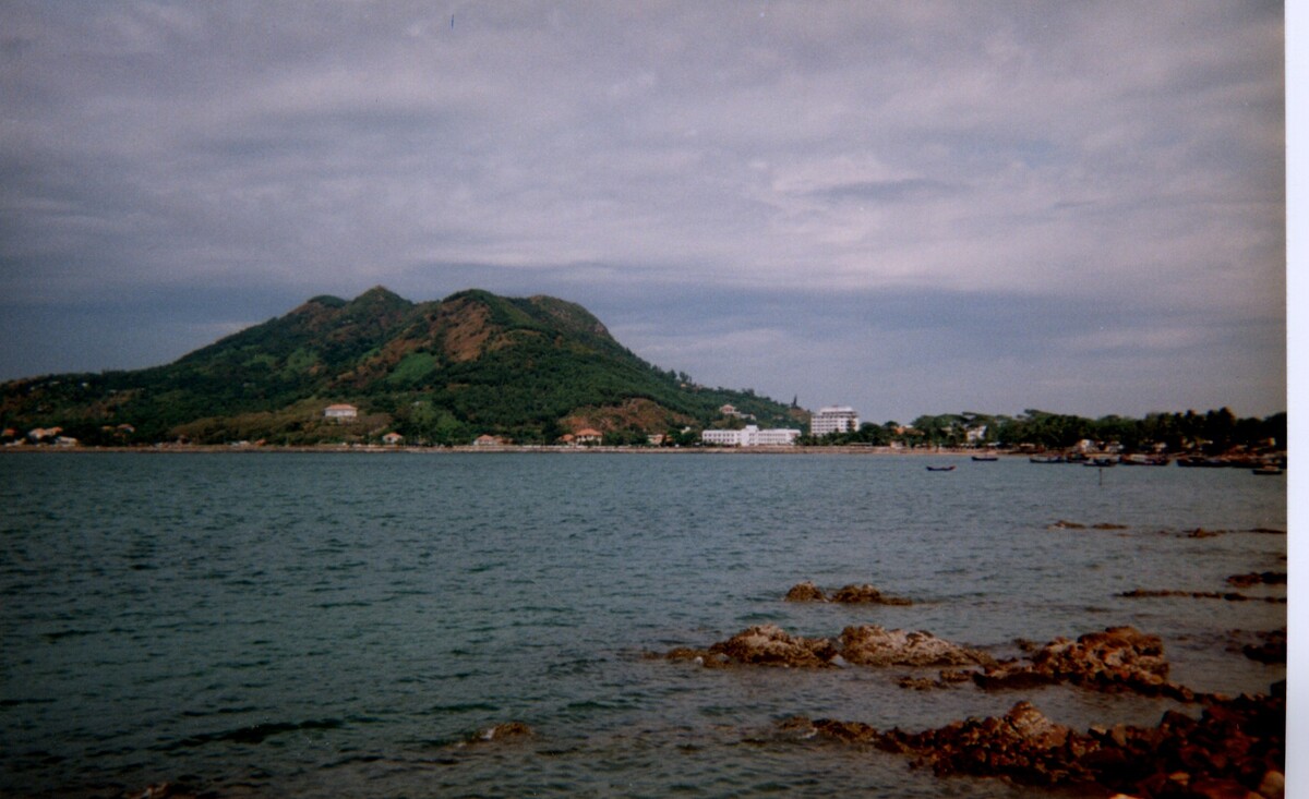 Picture Vietnam Na Trang 1995-12 6 - Night Na Trang
