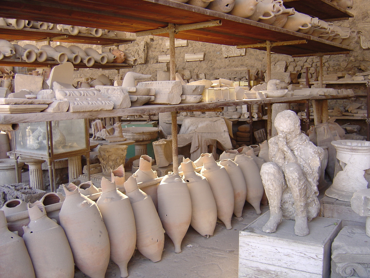 Picture Italy Pompei 2004-11 90 - Walking Street Pompei