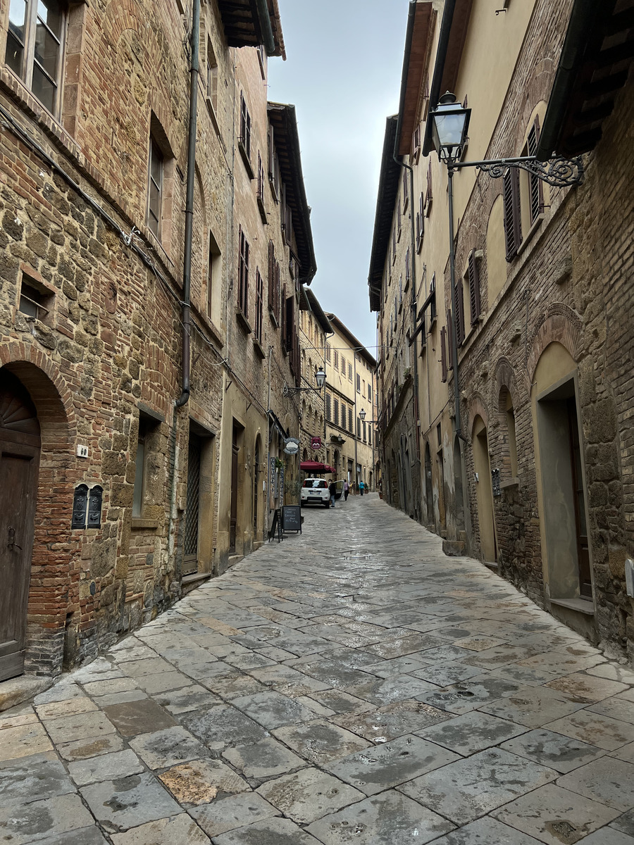 Picture Italy Volterra 2021-09 125 - City Sight Volterra