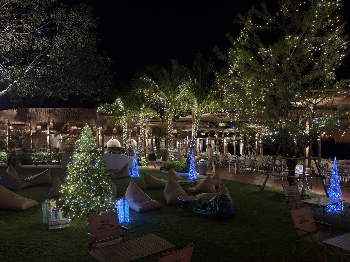 Picture Thailand Pattaya Oxygen Restaurant 2025-12 11 - Hotel Pools Oxygen Restaurant